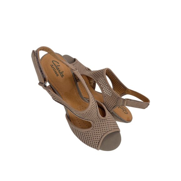 Clarks Artisan Taupe Perforated Leather Slingback Sandals Size 8M - {63802} - Picture 1 of 9